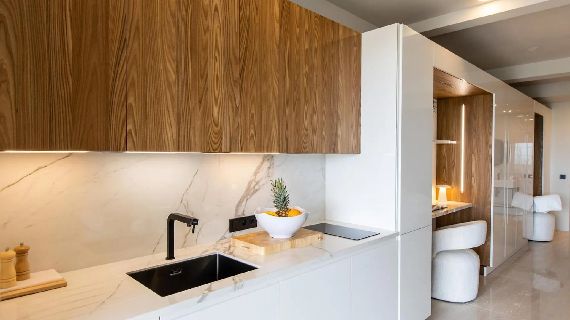Appartement Avec Piscine Et Acces Direct A La Piscine A Debordement - Fr-1-734-67 마리고